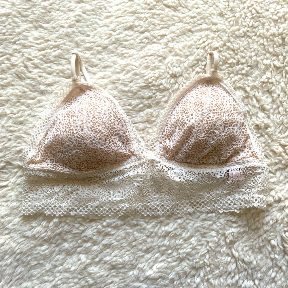 WHITE BRALETTE 🤍